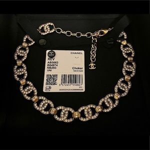 ✨SOLD✨🔥Stunning Chanel Choker🔥